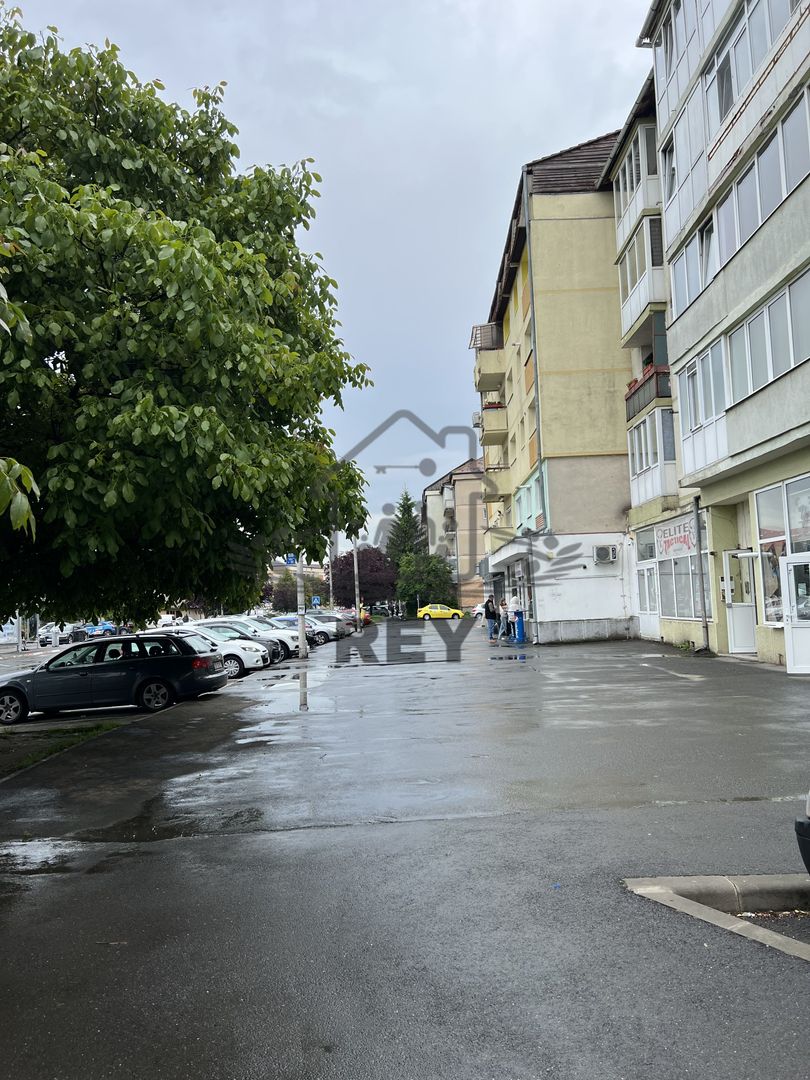 Apartament 2 camere decomandat,renovat integral, mobilier nou /pivniță - Poză 15