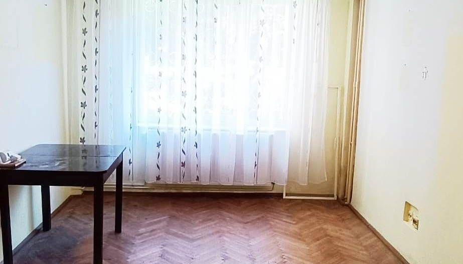 Apartament circular in cartierul astra - Poză 1