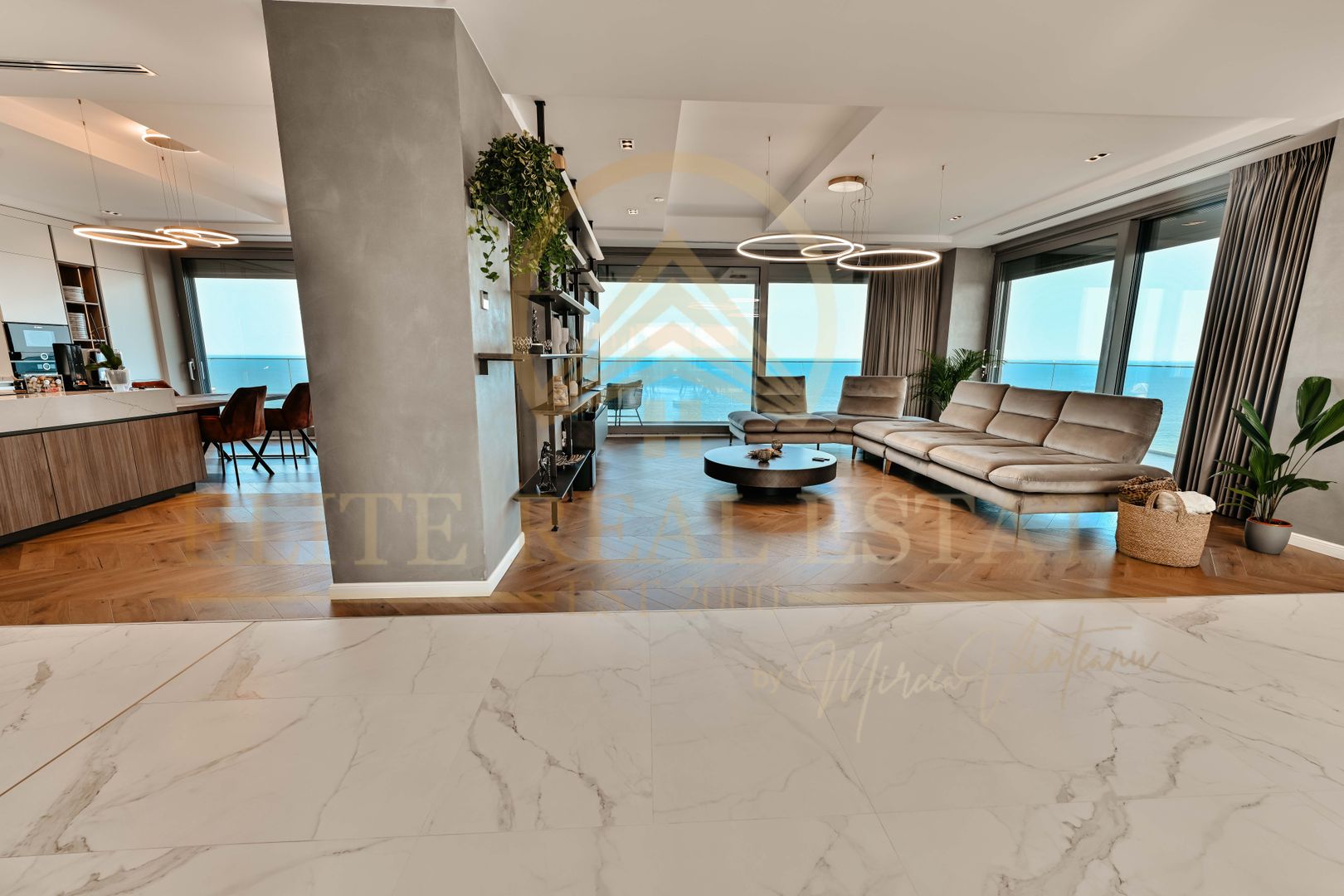 PENTHOUSE UNIC in mijlocul orasului Constanta - Poză 1