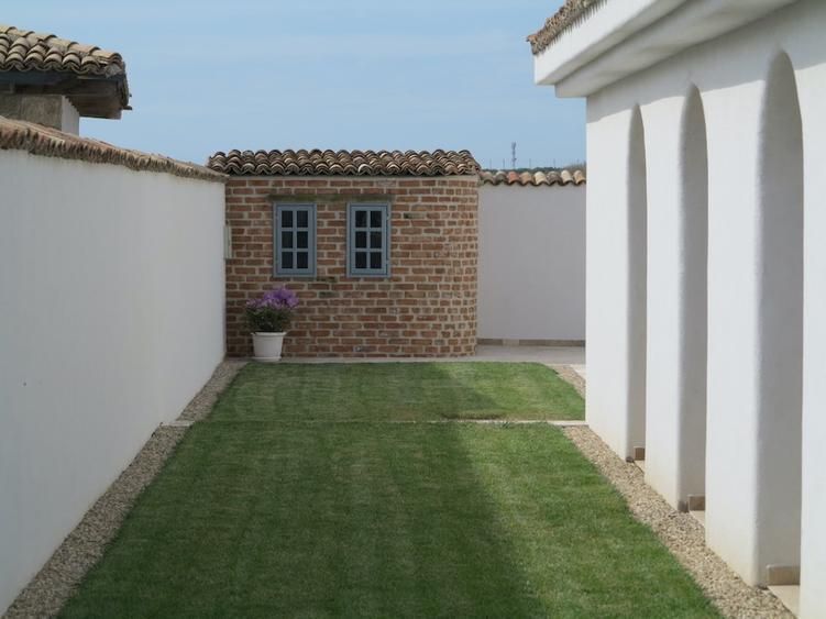 CASĂ DE VACANȚĂ ÎN STIL MEDITERANEAN – ÎNTRE 2 MAI ȘI VAMA VECHE - Poză 2
