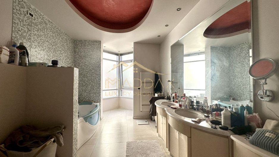 Apartament cu 4 camere *192mp* // Primaverii - Poză 10