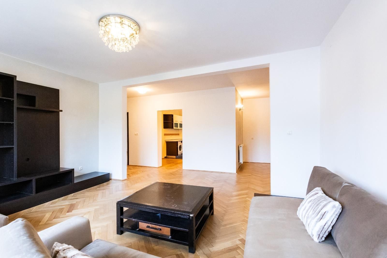 Apartament spatios cu garaj in zona Bogdanesti - Poză 2