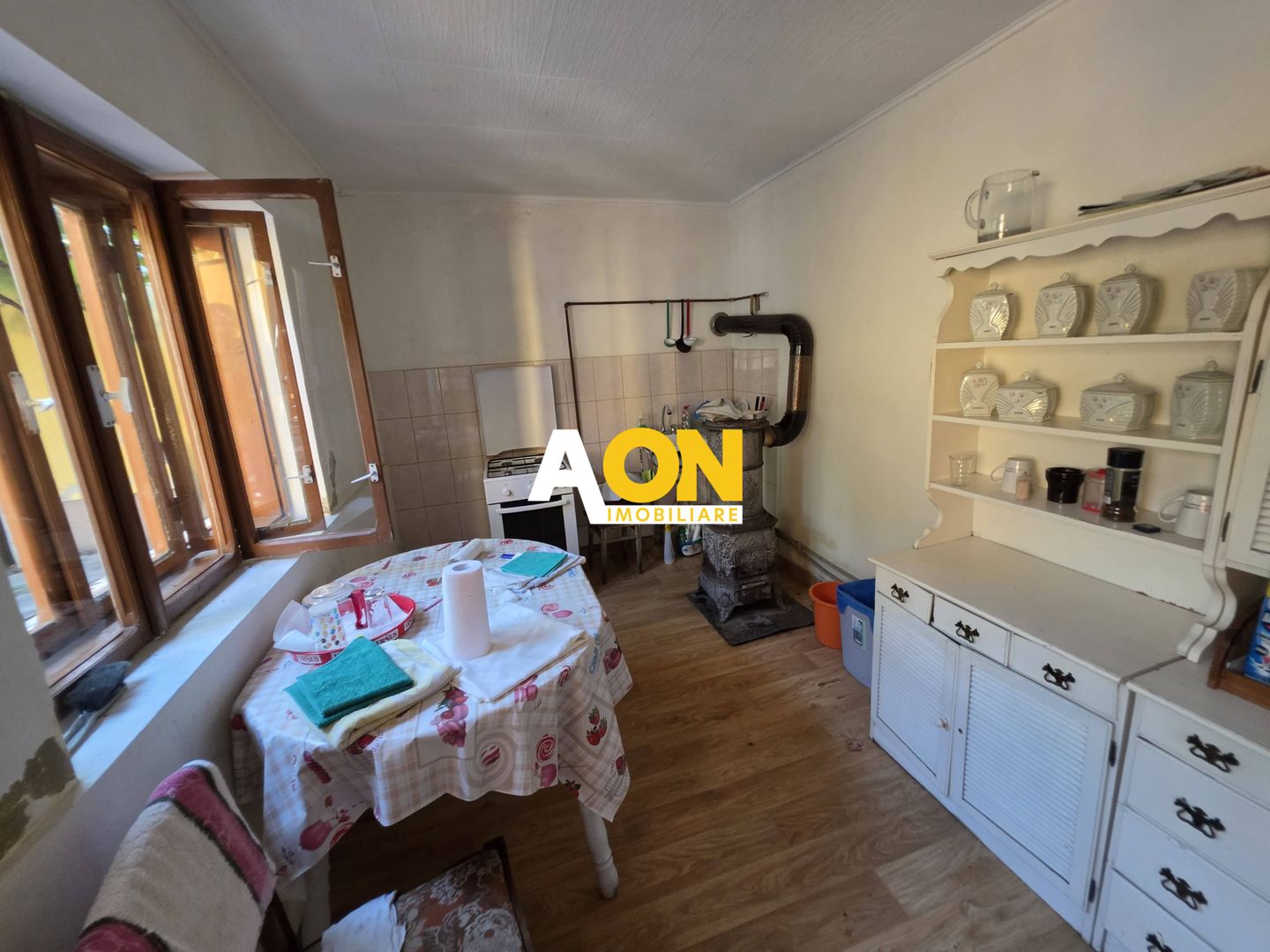 Casa cu 4 camere, 2024 mp teren, la asfalt, cu utilitati, Vintu de Jos - Poză 20