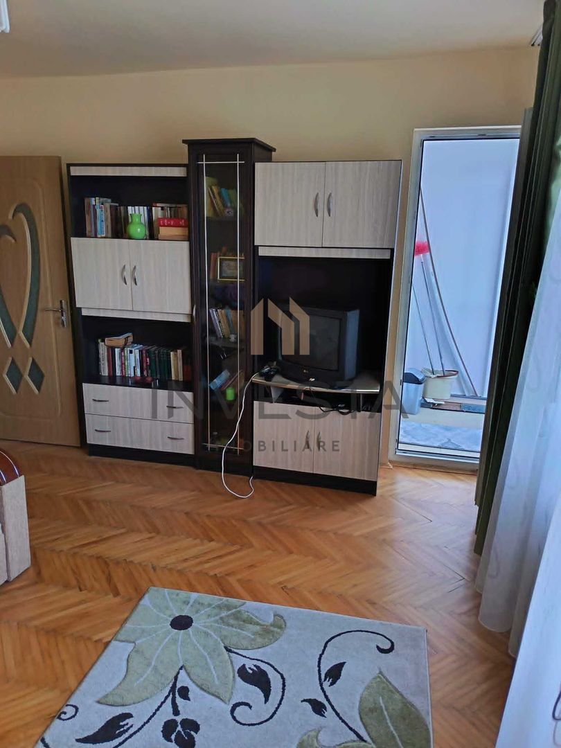 Apartament cu 2 camere decomandate, etaj intermediar, zona Manastur! - Poză 2