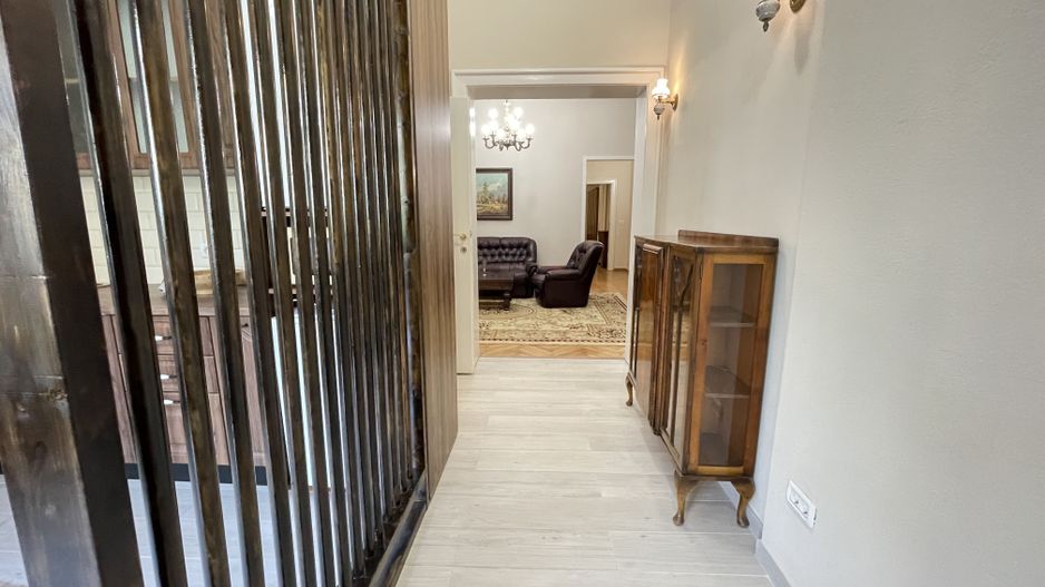 Apartament frumos in zona centrala - Poză 1