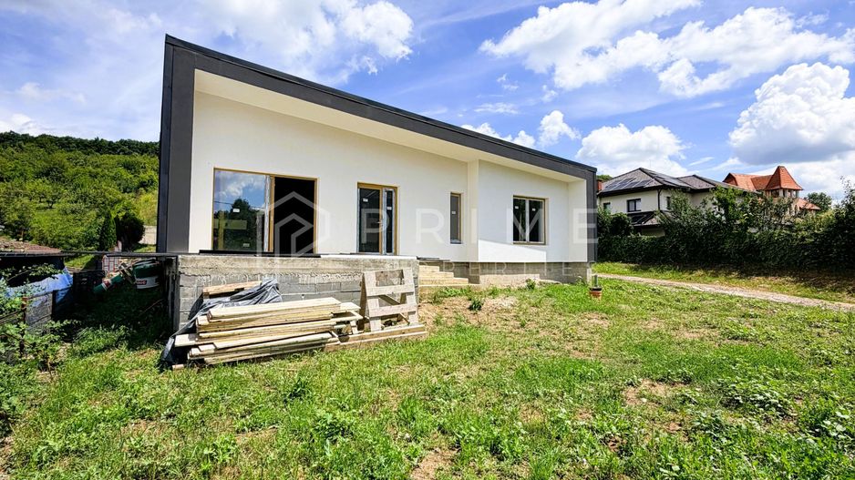 Casă modernă pe un singur nivel | Corunca – Str. Răsăritului - Poză 1