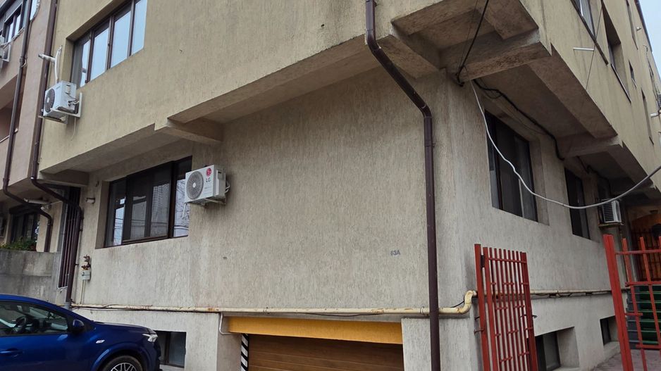 Spatiu subsol 227mp cu parcari subterane si boxe - Poză 9