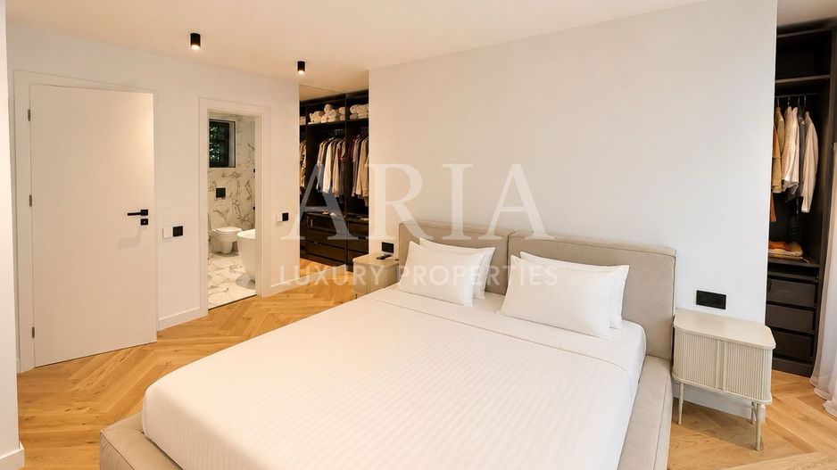 ELEGANT TOWNHOUSE | PRIVATE GARDEN | PANORAMIC TERRACES | - Poză 17