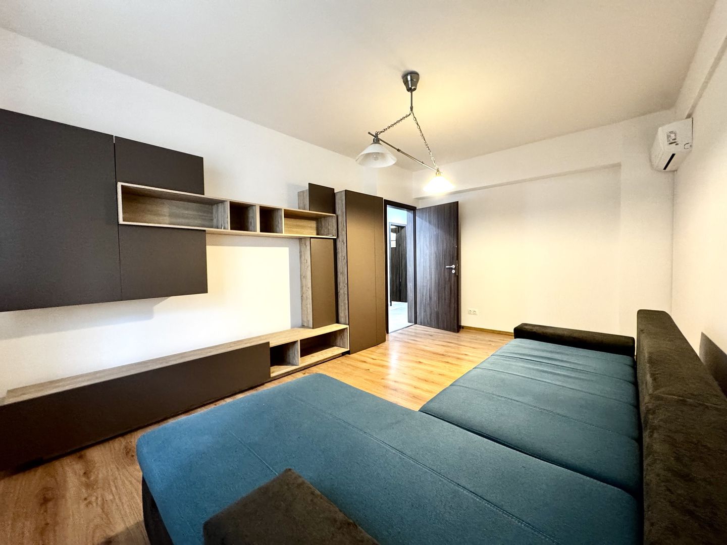 Apartment 2 camere, decomandat,  loc de parcare, Complexul Studențesc - Poză 2