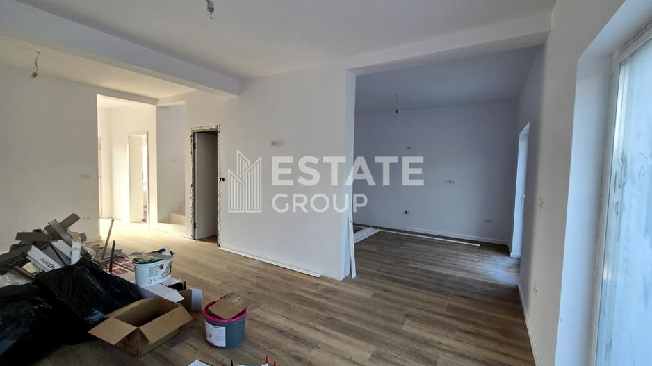 Duplex cu 5 camere despartit prin camera tehnica in Dumbravita - Poză 2