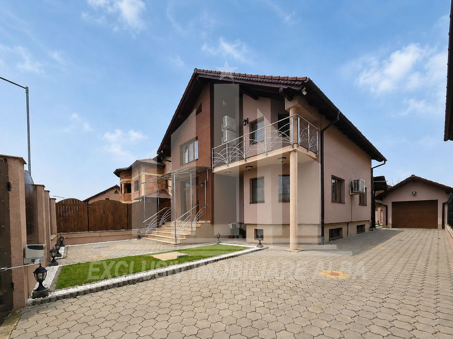 Casa individuala | Garaj | 200 mp | Asfalt | Mobilata | Alba-Micesti - Poză 1