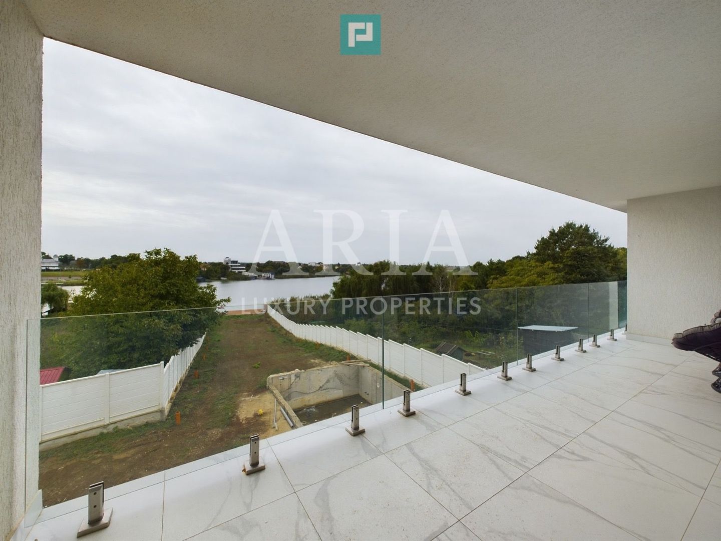 WATERFRONT VILLA 2024 FIRST RENT POOL - Poză 2