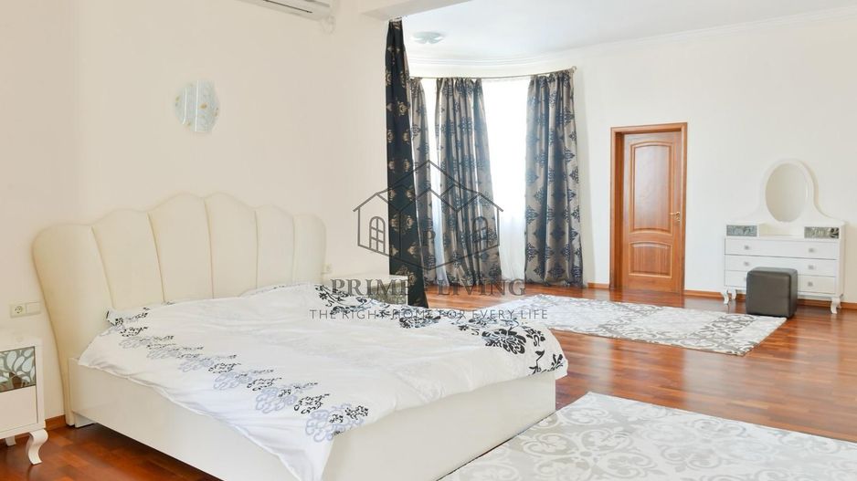 VILA DE LUX CU 6 DORMITOARE SI PISCINA + 800 MP CURTE LA INCHIRIRE - Poză 12