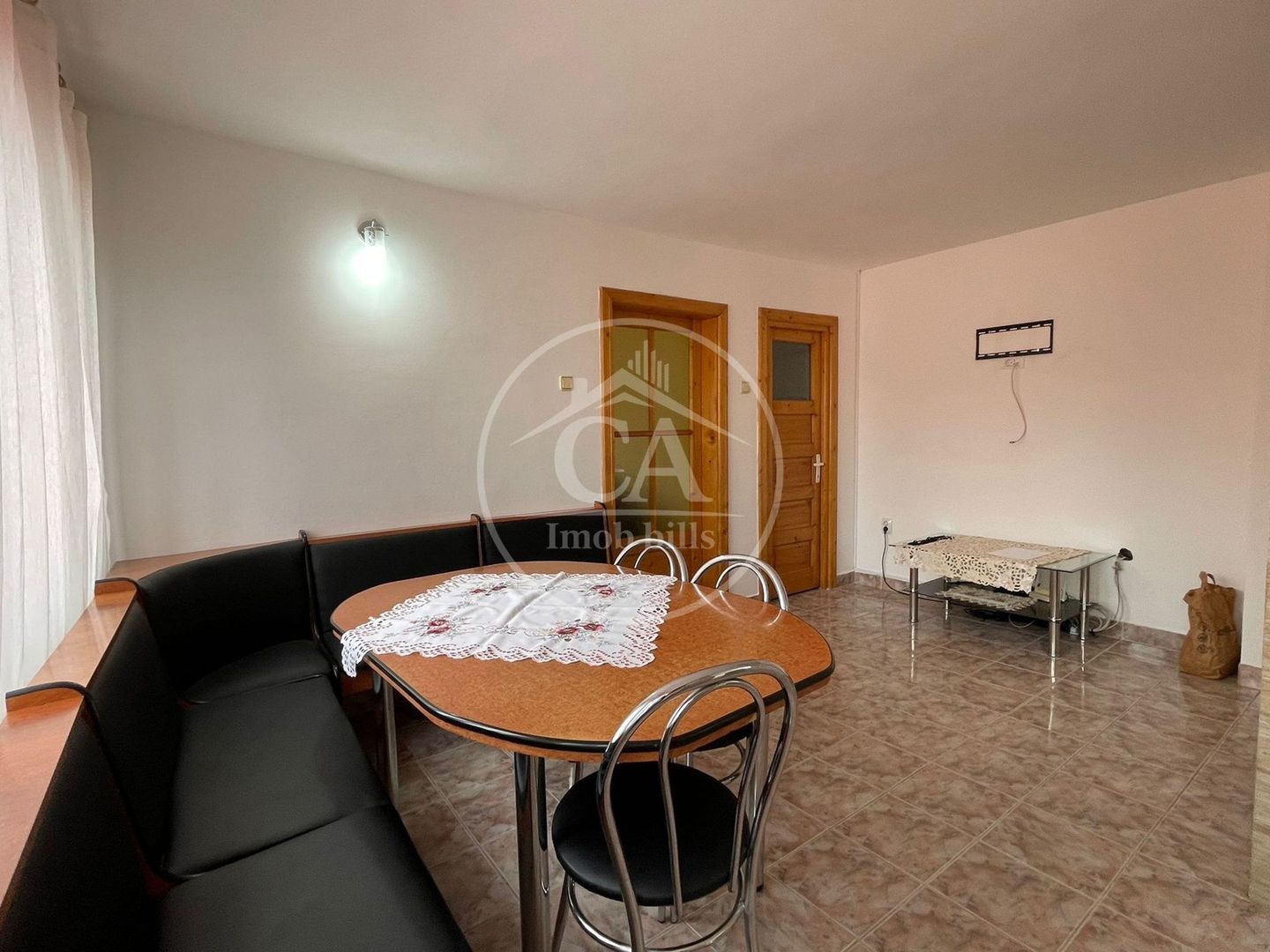 Casa de vânzare cu 8 camere de tip P+E+M in zona Rogerius, Oradea - Poză 13