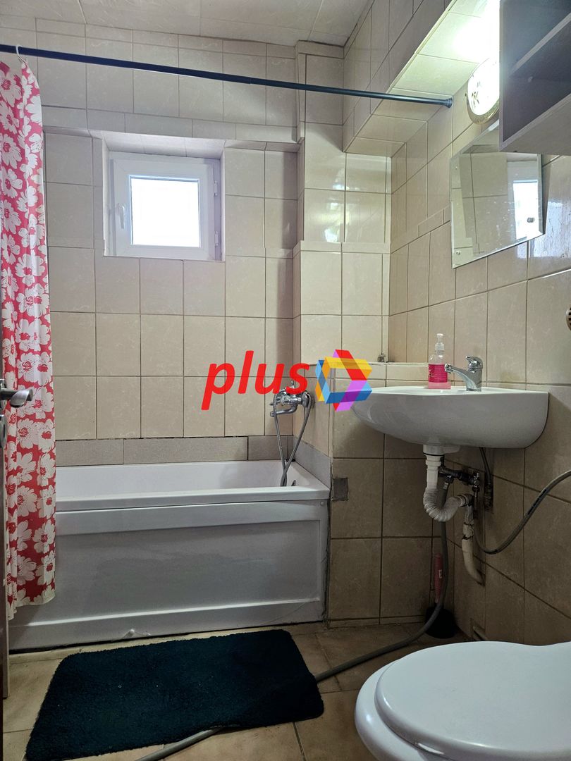 Apartament cu trei camere, zona Racadau 70 mp - Poză 7