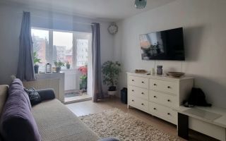 Apartament cu trei camere, zona Astra 63 mp, Renovat 2025 - Poză 2