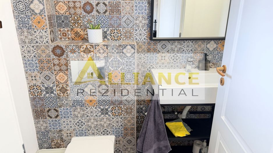 casa cocheta cu 4 camere, P+1E+M, complet mobilata si utilata - Poză 10