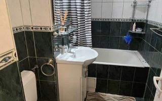 De închiriat apartament 3 camere Micro 16 Parter - Poză 7