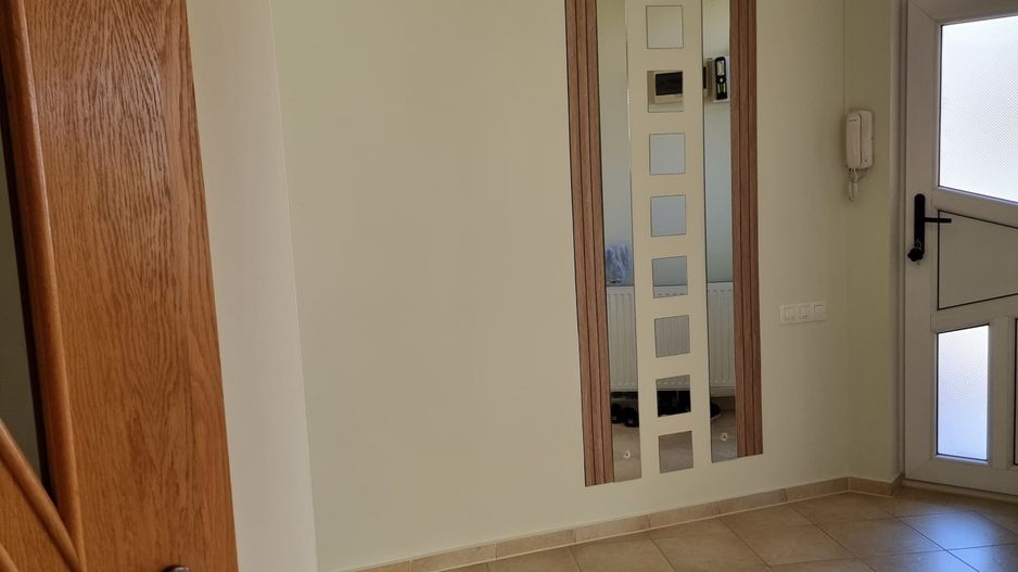 CASA INDIVIDUALA , MODERNA LA POALELE MUNTILOR!! - Poză 5