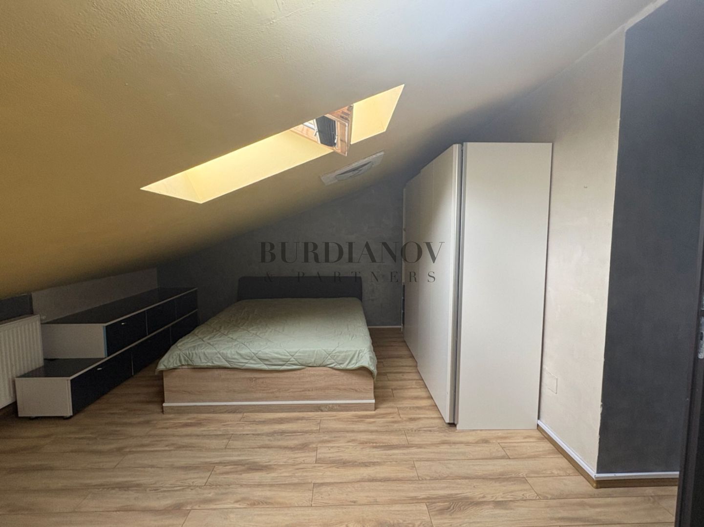 Garsonieră la mansardă - Dobroești - 34 mp utili - Centrală proprie - Poză 3