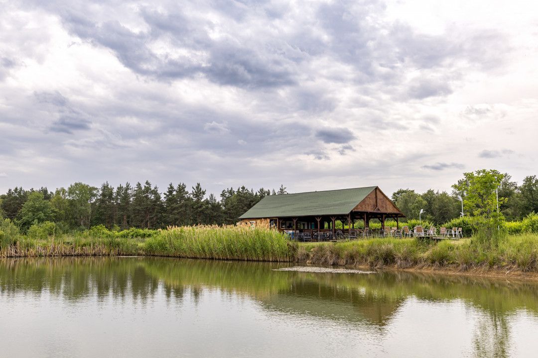 AFACERE FUNCTIONALA - MOTEL, PARCARE TIRURI, CAMPING cu piscina si lacuri - Poză 3