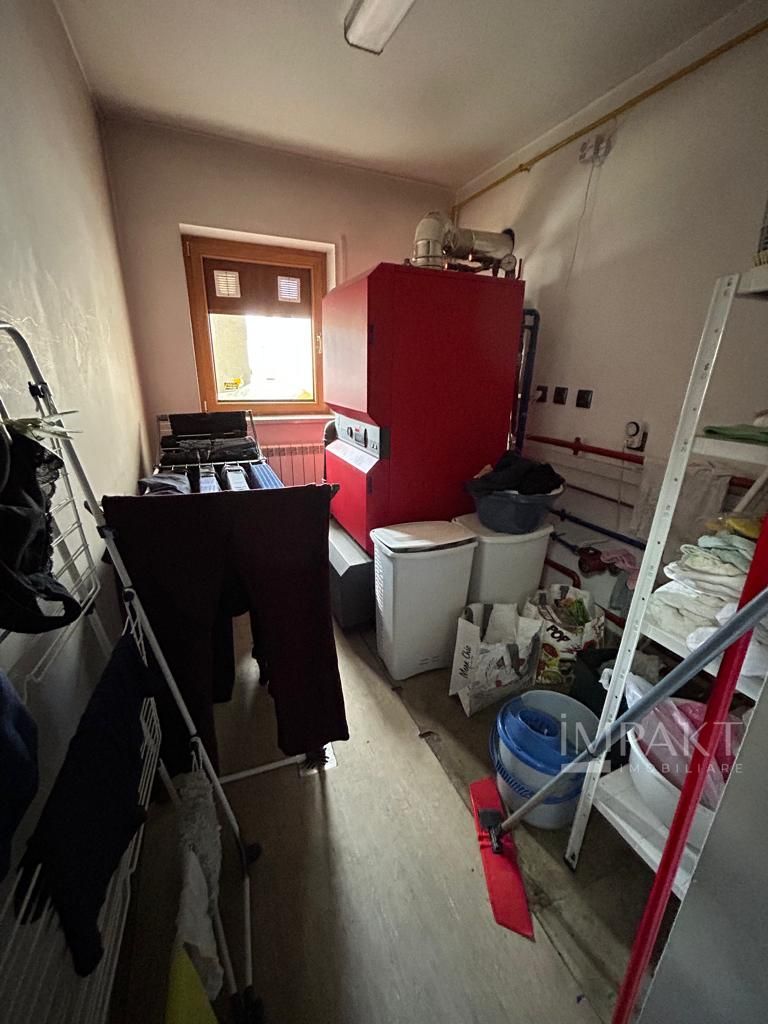 Vila individuala de lux de inchiriat, in cartier Gruia aproape de Cetatuie! - Poză 22