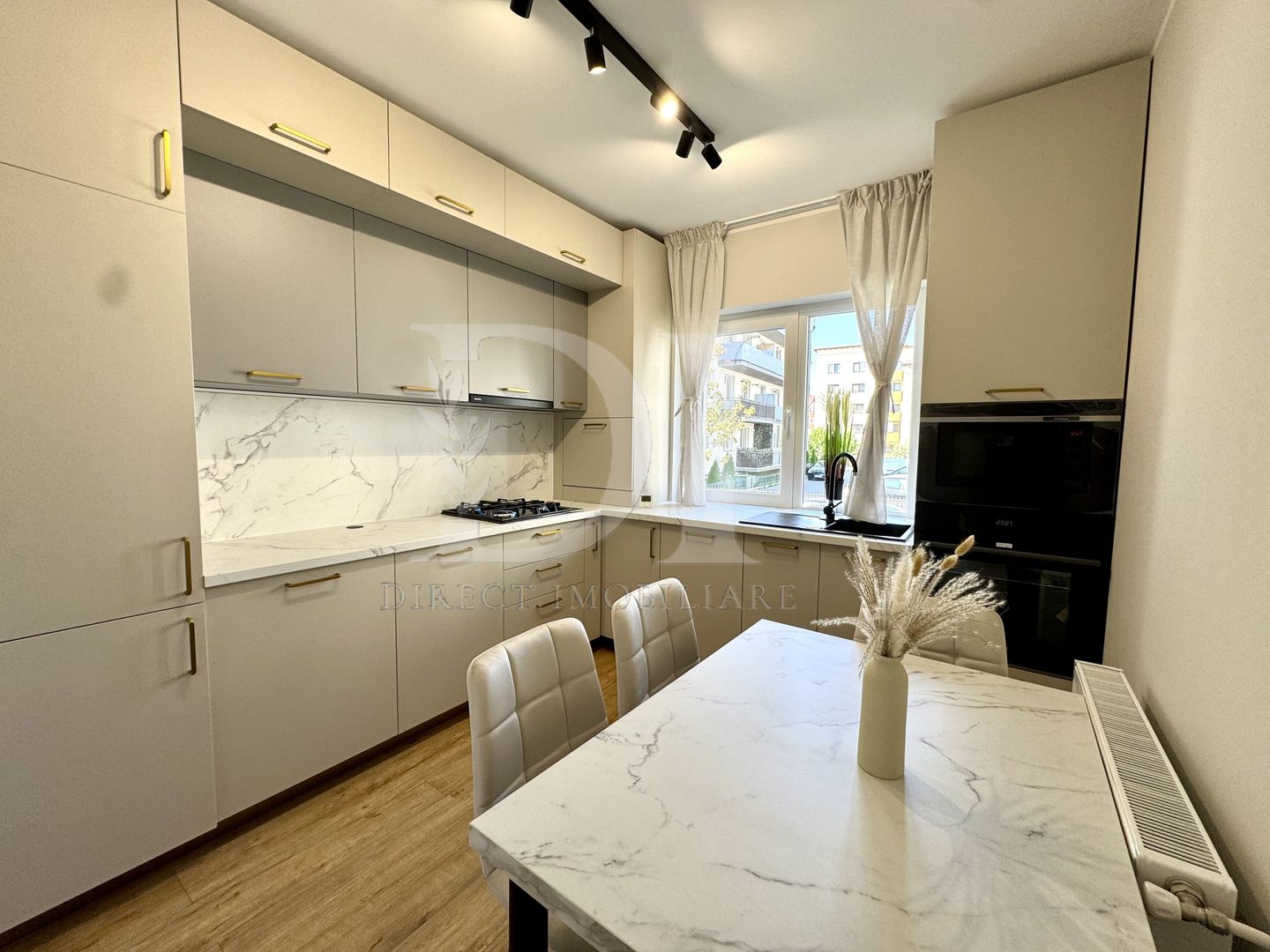 Apartament 2 camere, ultrafinisat, zona Terra, Floresti - Poză 1