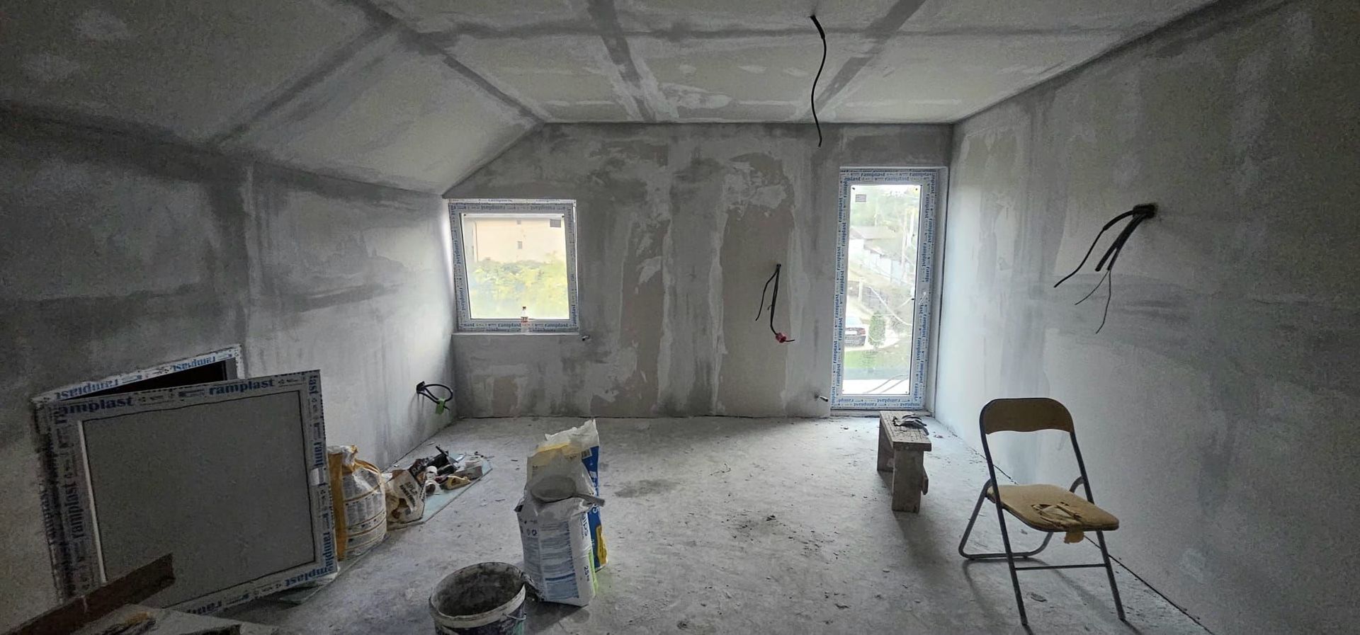 Vila noua, P+M, teren 350 mp - zona Bariera Traian - COMISION 0% - Poză 2