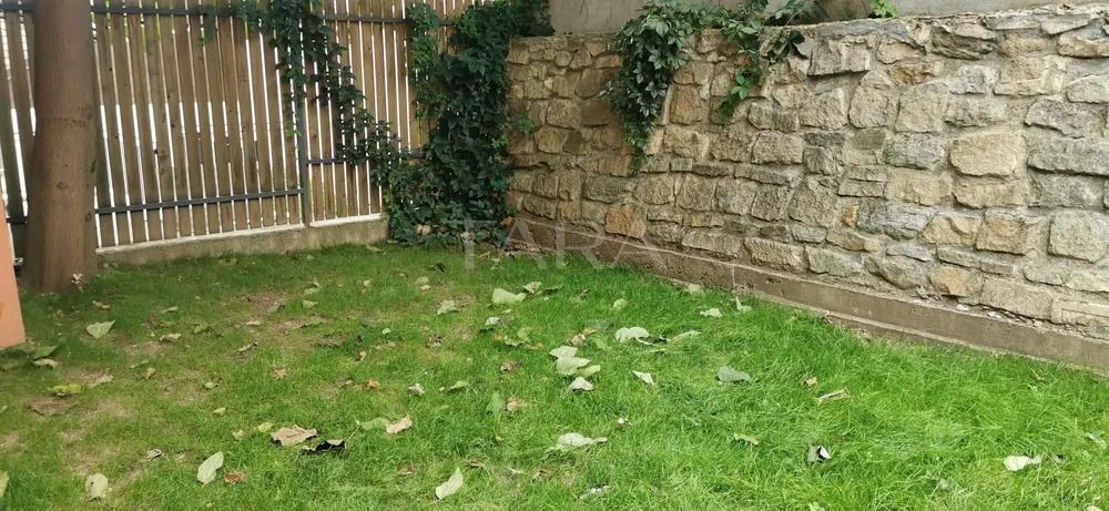 Casă individuală în zonă centrală – Platinia. - Poză 1