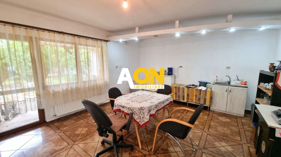 De vanzare casa 6 camere, S+P+M, 900mp teren, Cetate - Poză 5