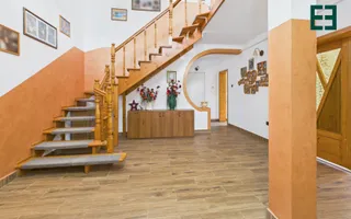 Casă tip Duplex cu 8 camere și 1080 mp teren  - Zona Bujac - Arad - Poză 11