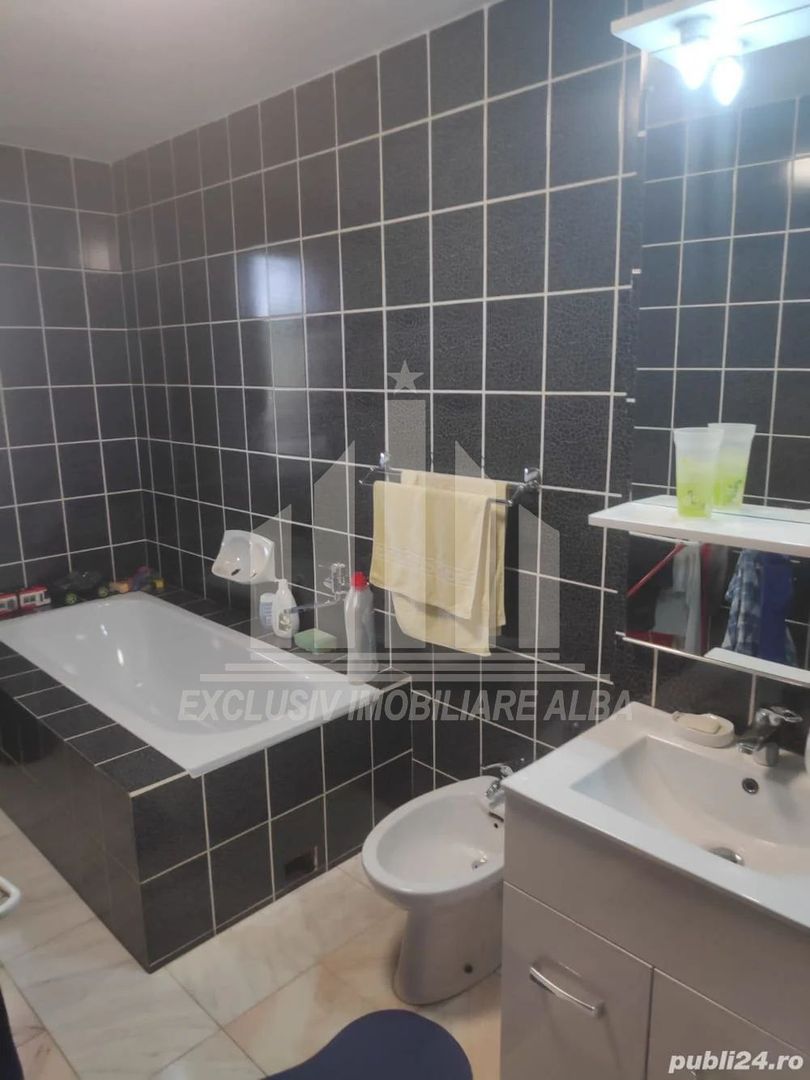 Casa tip duplex de vanzare, Barabant - Poză 3