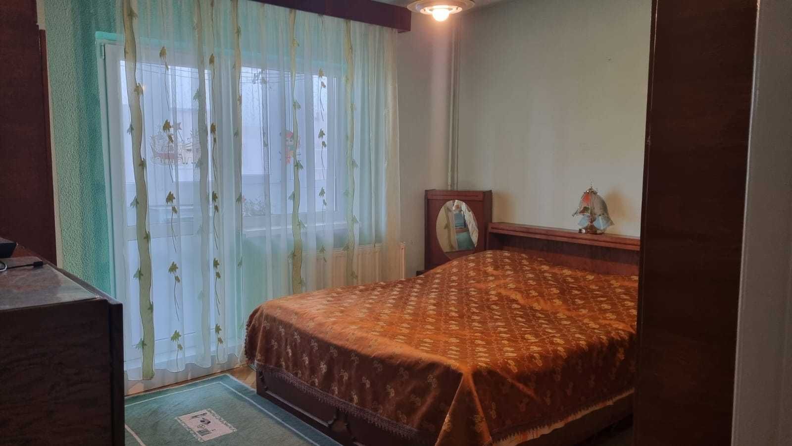 Apartament 3 camere, decomandat, Micro21 - Poză 2