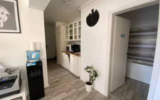 Birou shared (coworking)cu grădină, terasă si parcare proprie - Poză 11
