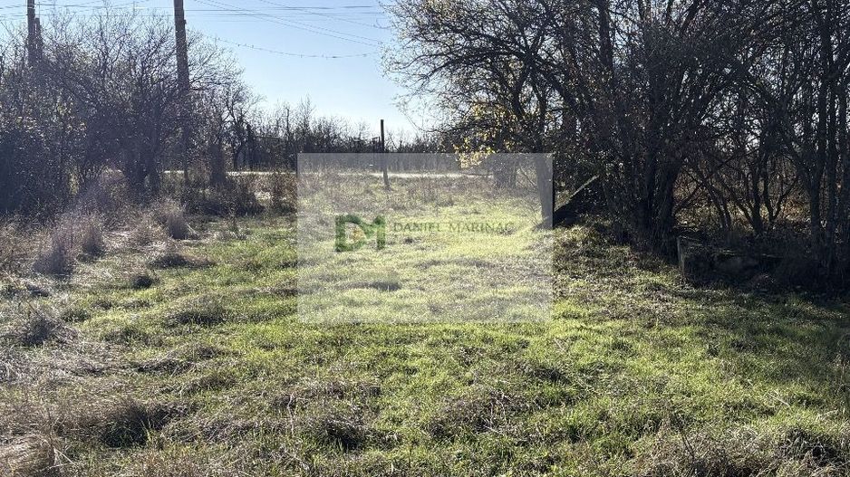 Teren langa padure, liniste, aer curat la 11 km de Pitesti - Poză 1