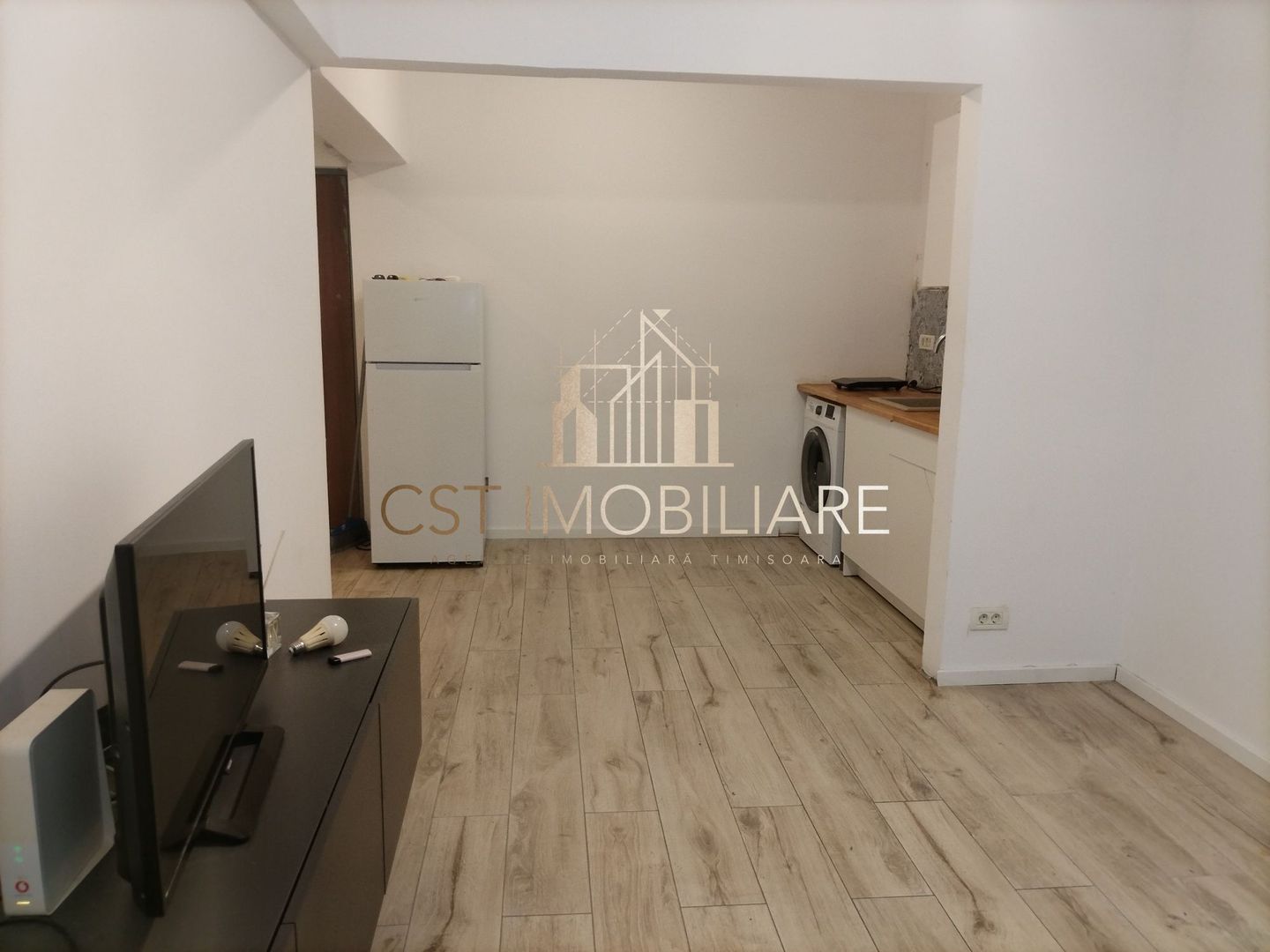 Apartament cu 2 camere / Etajul 1 / Renovat recent - Poză 4