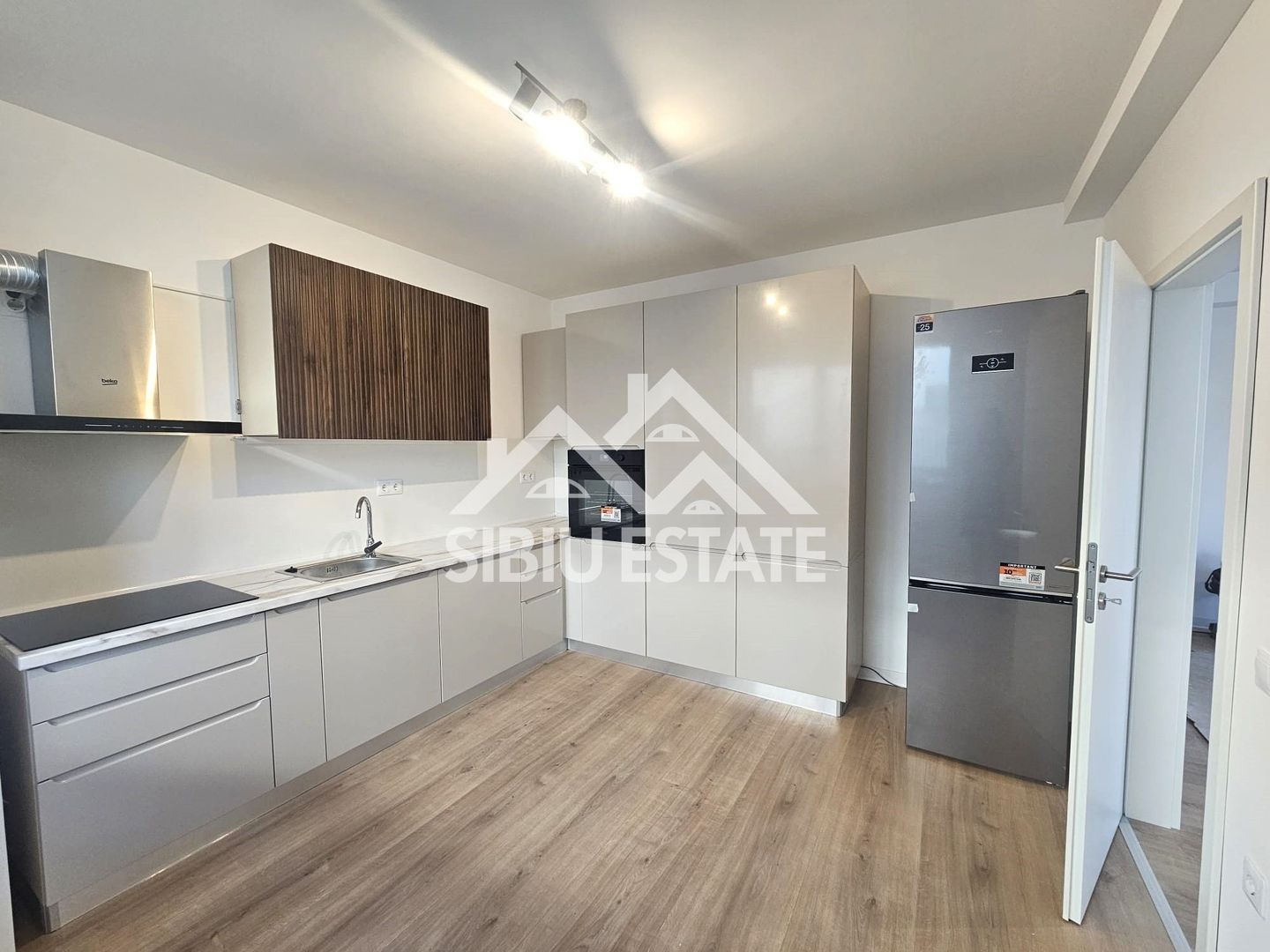 Casa de inchiriat, 4 camere, 2 bai, Sibiu Calea Cisnadiei - Poză 13