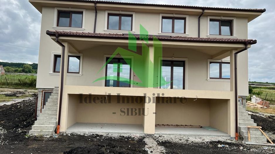 Casa Tip Duplex cu 4 camere si 366 mp teren, in Cisandie - Poză 10