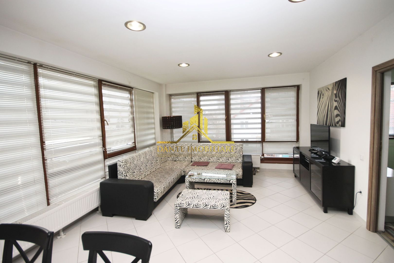 3 camere, mobilat modern, bloc nou, parcare, zona Intre Lacuri - Poză 6