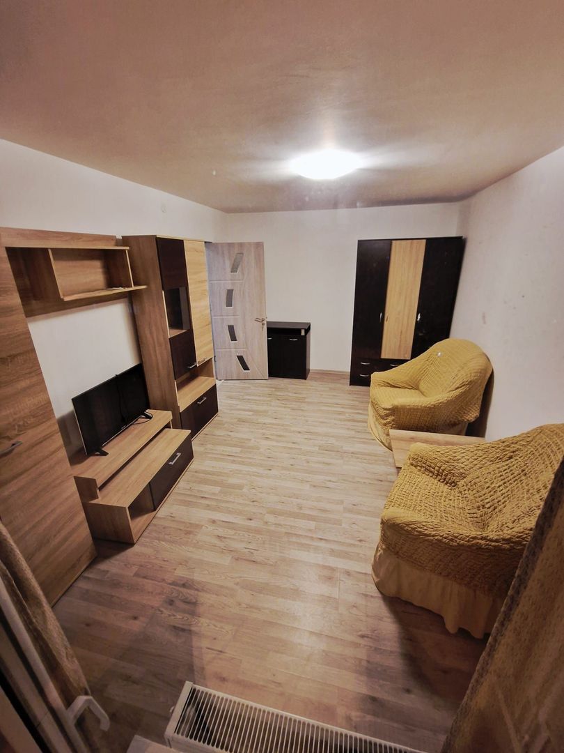 Apartament 2 camere. Decomandat. Renovat. Mobilat. Huedin, Straja. - Poză 2