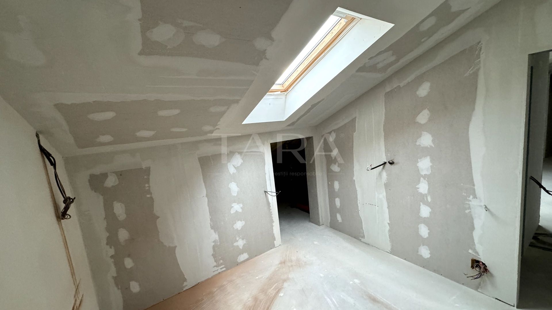 Priveliște, spațiu, libertate – 6 camere în Florești. - Poză 9