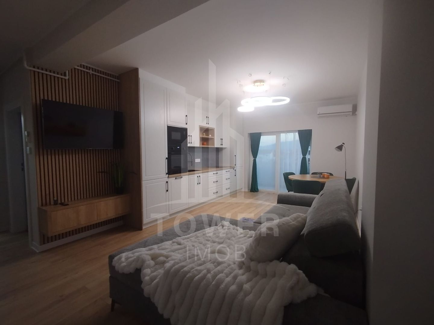 Apartament modern de închiriat, cu balcon și loc de parcare - Poză 8