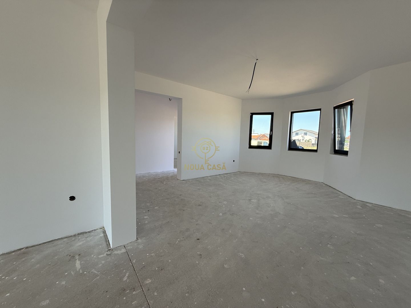 De vanzare Casa cu 3 Dormitoare/Semifinisata Teren 6.5Ari - Poză 2