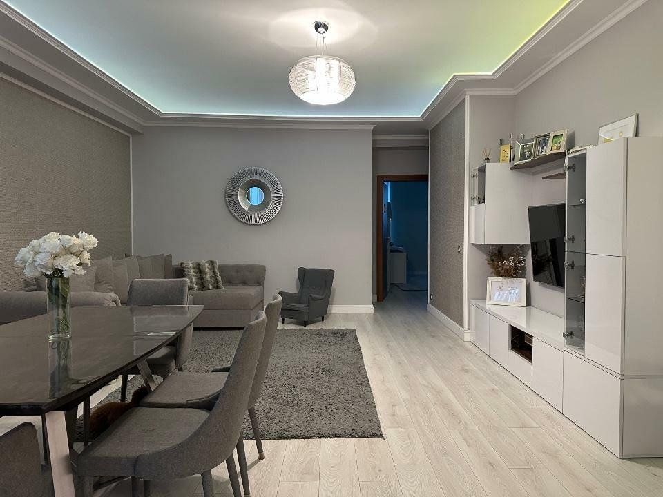 3 rooms apartment for sale | Aviatiei | 2 parking spaces - Poză 1