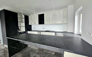 Casa cu garaj si teren mare super pret - Poză 8