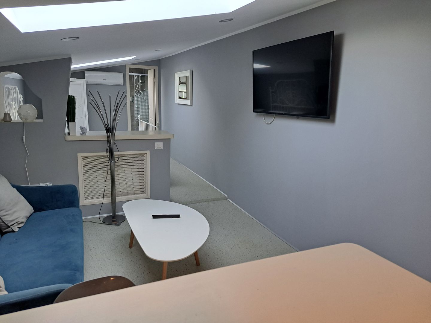 Studio cochet de închiriat în mansardă, inima orașului! - Poză 5