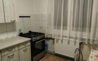 Garsoniera zona Tractorul ,bloc de apartamente - Poză 6
