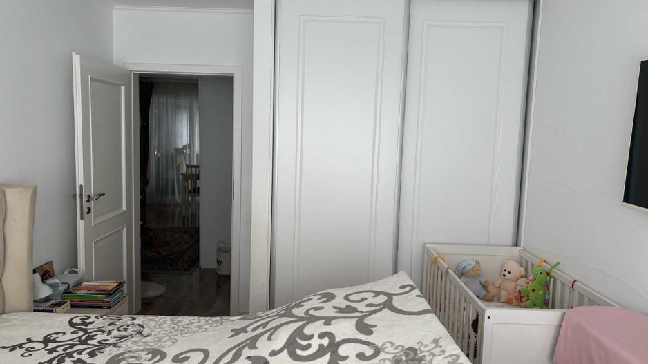 Apartament 3 camere, 2 balcoane, etaj intermediar - Poză 8