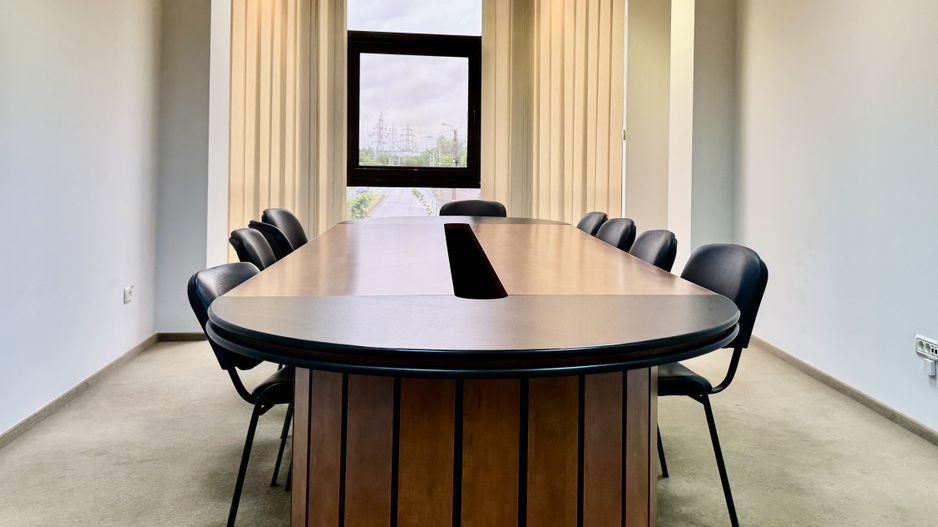 Spațiu pentru birouri langa Funshop Buziașului - Poză 17