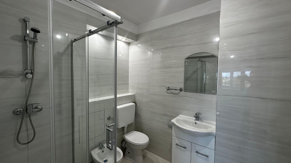 Apartament complet renovat cu 4 camere - Poză 17